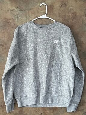 Nike Heather Grey Crewneck Pullover Sweatshirt